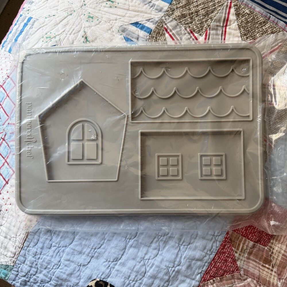 New Pampered Chef Gingerbread House Mold Set Cookie Candy Chocolate Silicone